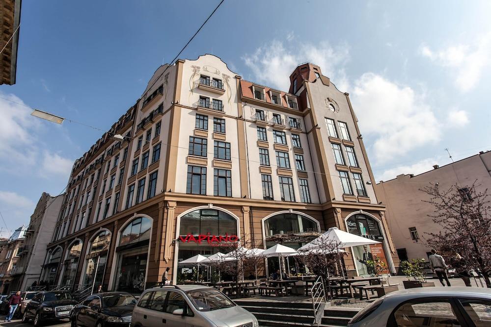 利沃夫里克斯韦尔里乌斯酒店 外观 照片